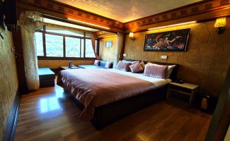 { 4 } Double Bed Super Deluxe Room (Lake Facing) (Common Balcony) photo 1