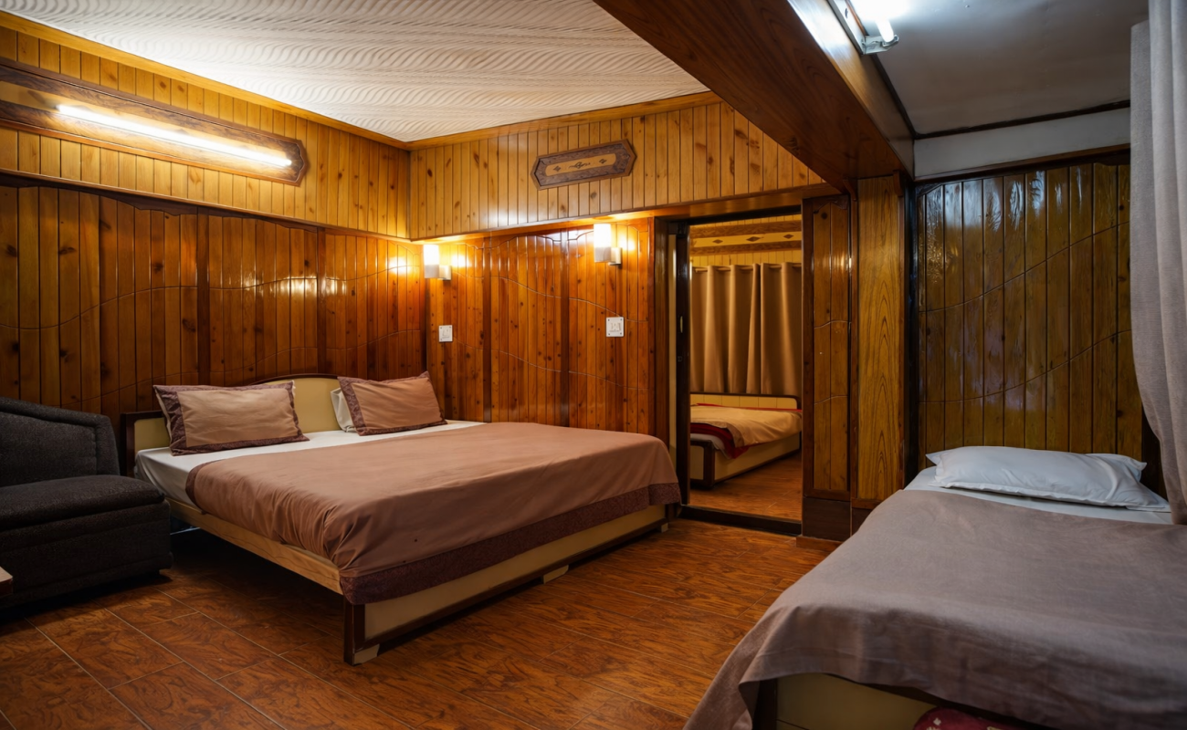 Four Bed With 2 baths(Non Lake Facing) photo 4