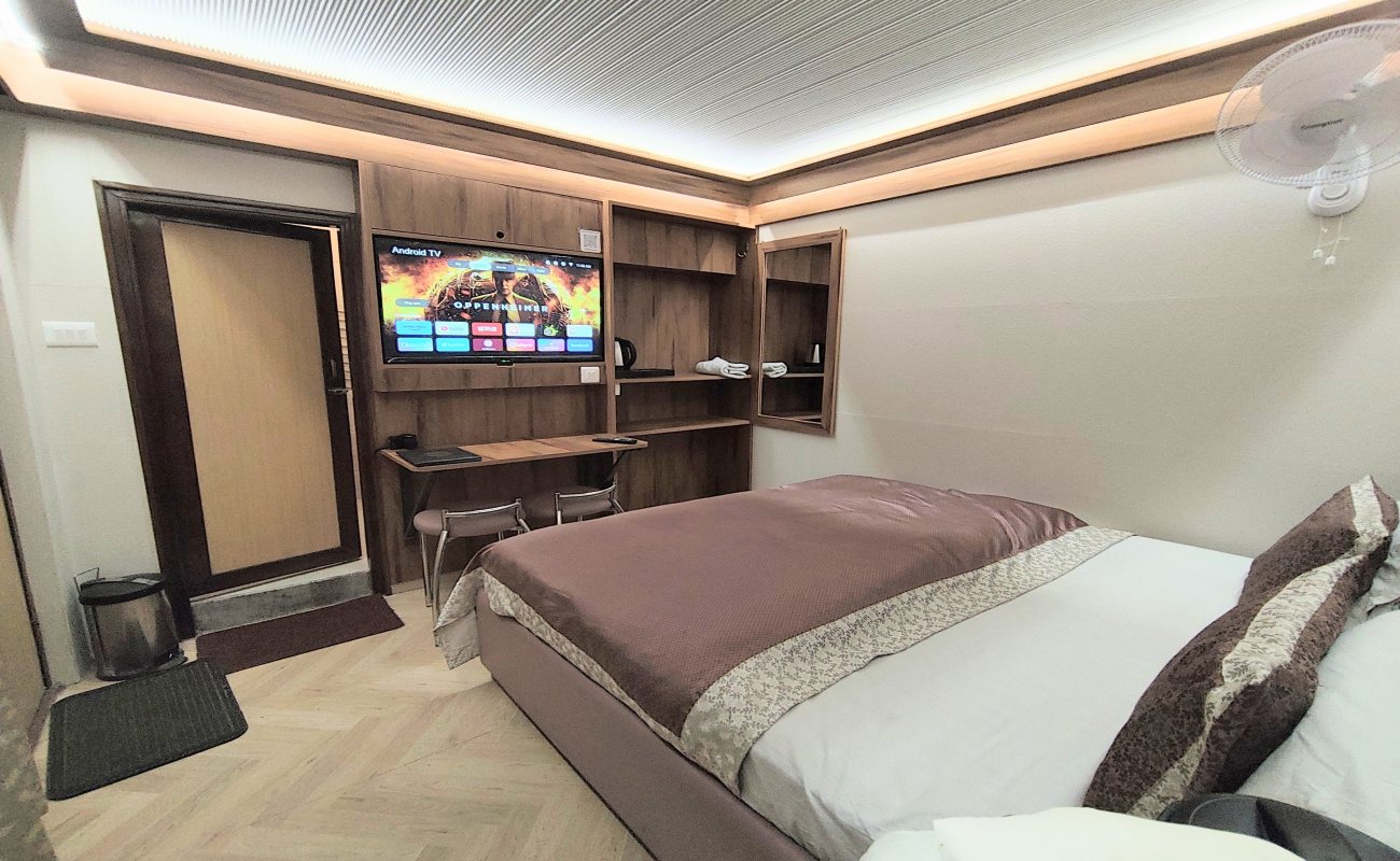 Non Lake Facing Double Bed Room(Small and Cozy) photo 7