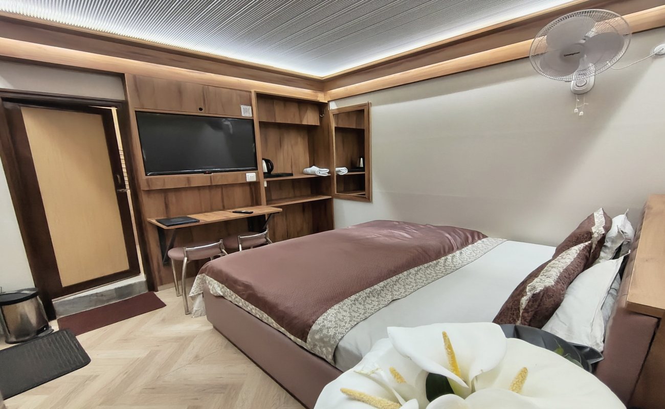 Non Lake Facing Double Bed Room(Small and Cozy) photo 5