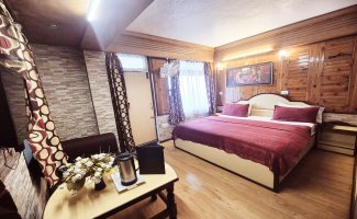 { 5 }Three Bed Mount view (mountain view) photo 2