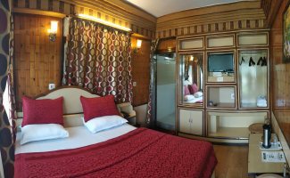 { 3 } Lake Facing Double Bed Room (Common Balcony) photo 13
