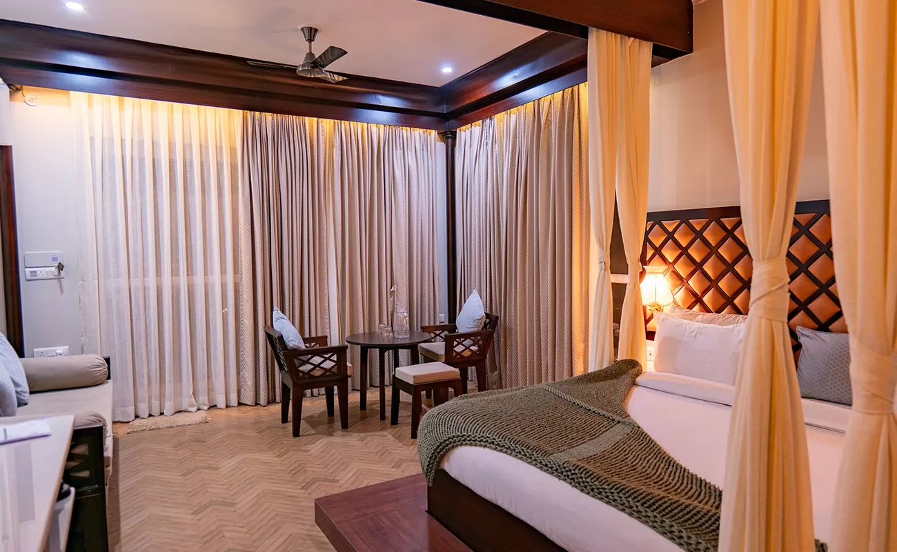 Ivory Classic suite, Willowdale Naukuchiatal
