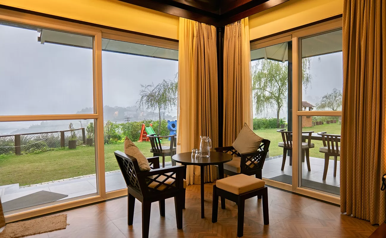 Ivory Classic suite, Willowdale Naukuchiatal