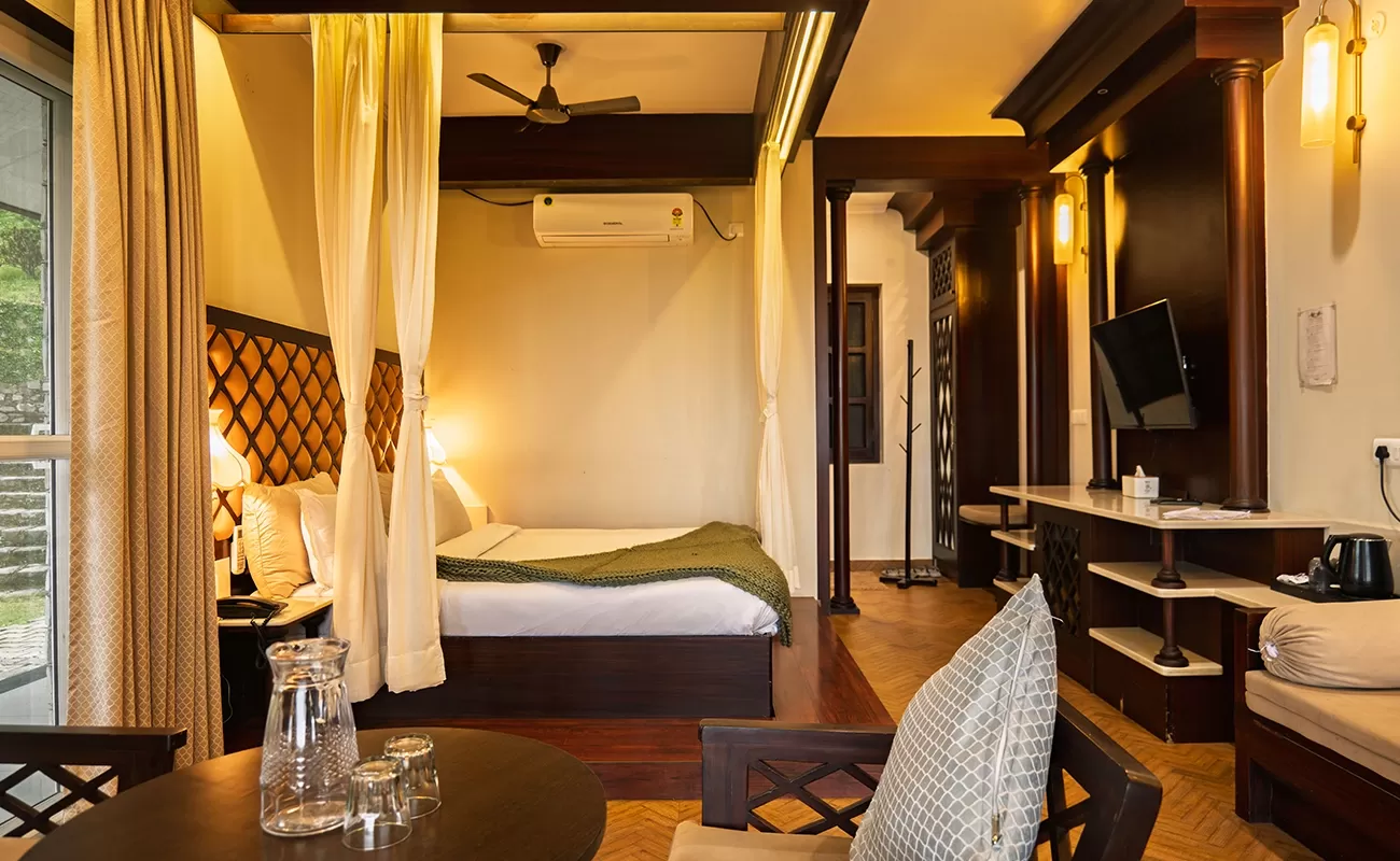 Ivory Classic suite, Willowdale Naukuchiatal
